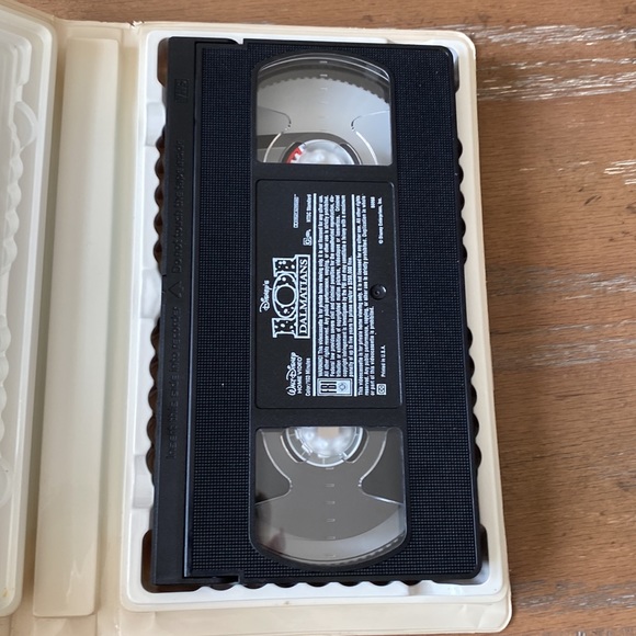 1996 Original Disney's "101 Dalmatians" VHS Tape - Picture 4 of 9